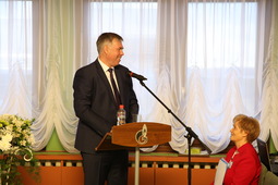 Делегатов конференции приветствует Сергей Сусликов