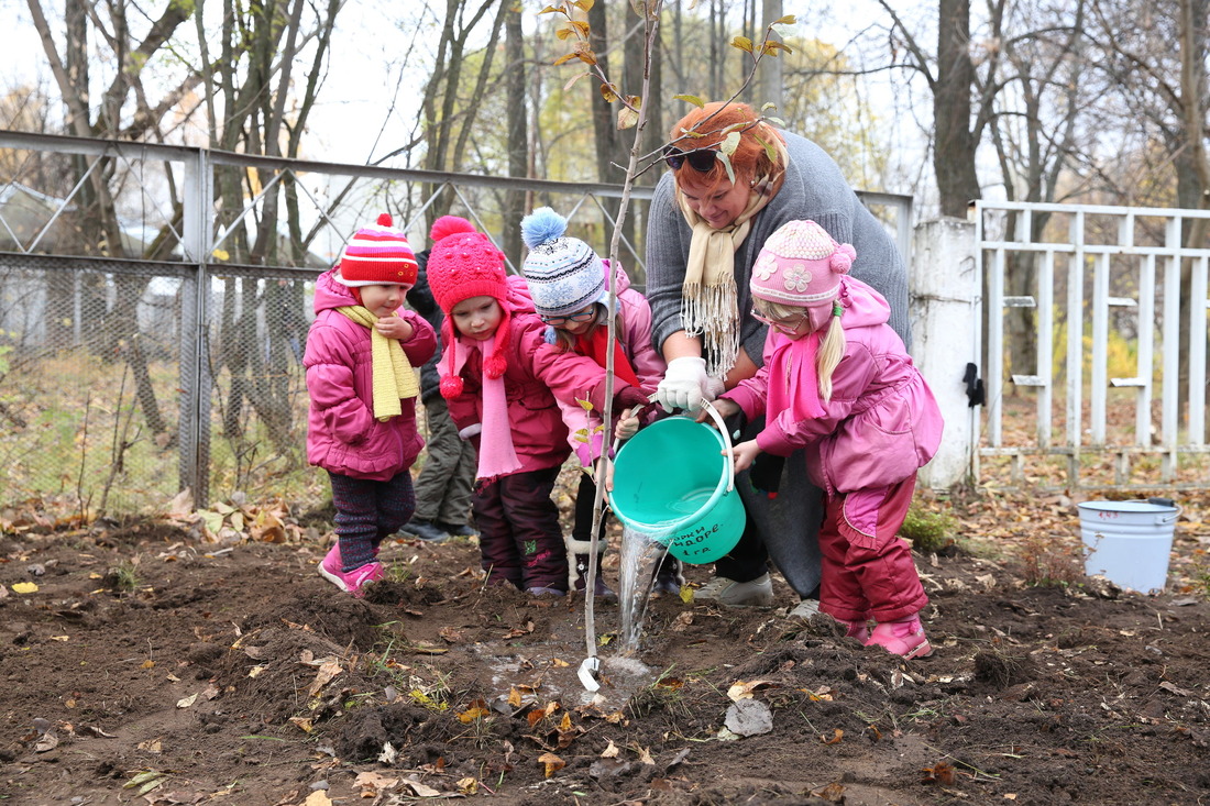 Дети помогают Татьяне Кузенской