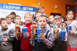 Более трехсот детей города Чайковского приняли участие в новогодней благотворительной акции газовиков
