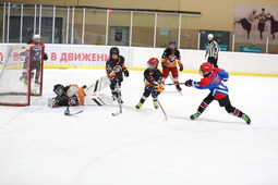 Полуфинал среди детских команд "Автомобилист" и "Викинг"