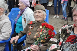 Ветеран Великой Отечественной войны Гущина Нина Тимофеевна (95 лет) — почетный гость на праздничном концерте