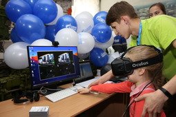 Мастер-класс по 3D-моделированию проводит учащийся "Газпром-класса" Олег Зубов